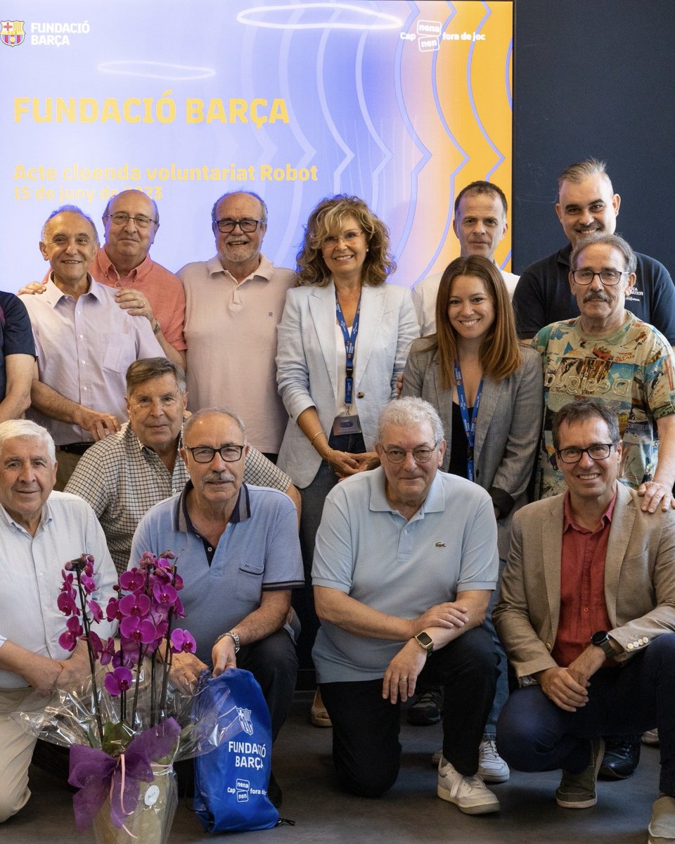 FundacioFCB's tweet image. Acto de clausura del voluntariado del #RobotPol.🤖 
Agradecemos a todas las personas voluntarias que han hecho possible este proyecto, sin vosotros no hubiera sido lo mismo.🧡