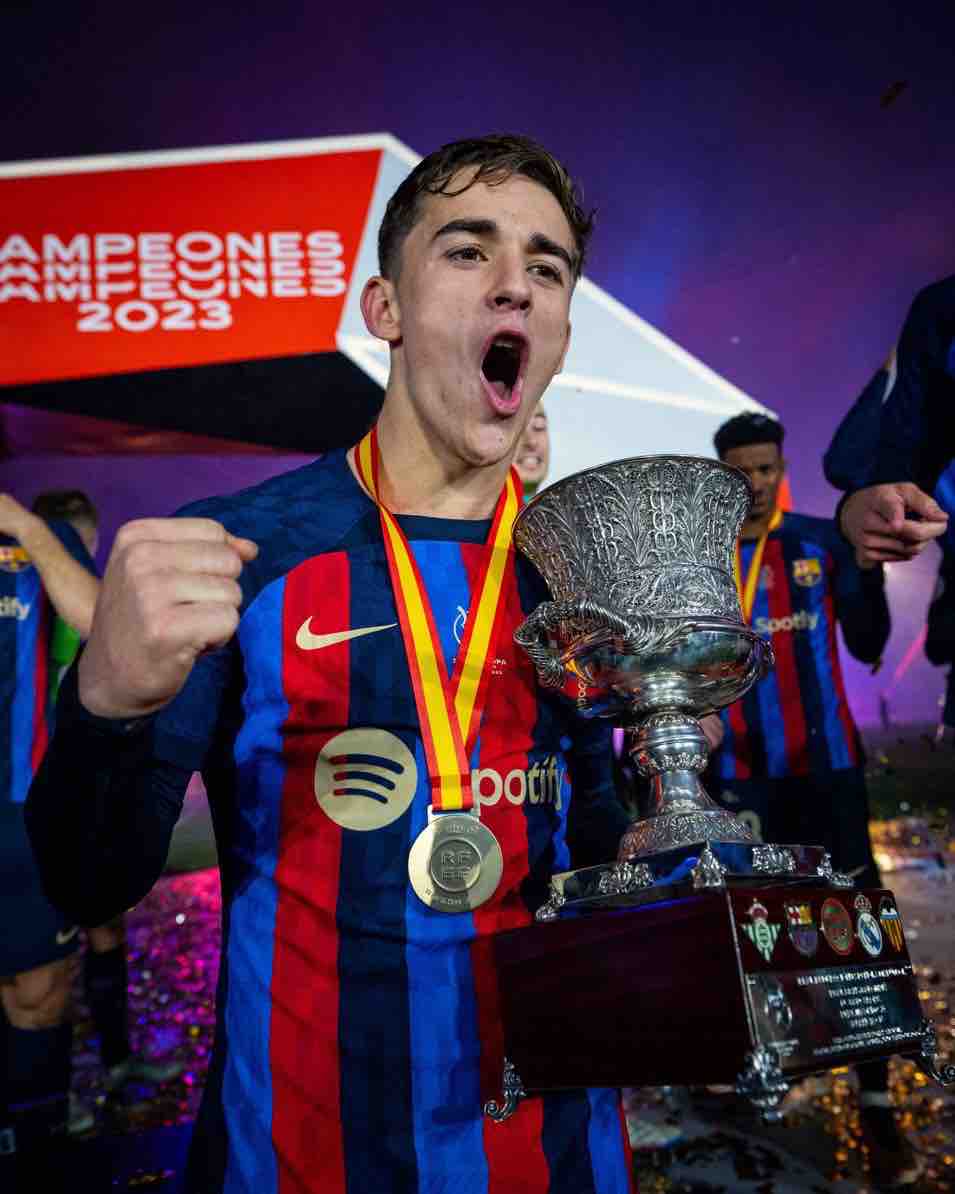 🎙️| Gavi: “3 titles and I’m only 18? Not bad, but there are many titles I would like to win one day with both Barcelona and Spain.” #fcblive