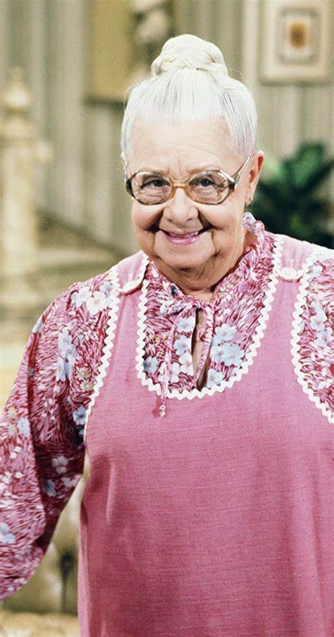 NLCarolynMuse's tweet photo. Remembering film/television actress Nedra Volz, who was born #OTD (June 18th) in 1908.  #MaryHartmanMaryHartman #OneDayataTime #Alice #HangingIn #DiffrentStrokes #TheDukesofHazzard #FilthyRich #GimmeaBreak #TheFallGuy #LustintheDust #MovingViolations #EarthGirlsAreEasy https://t.co/hUbSKErMZP