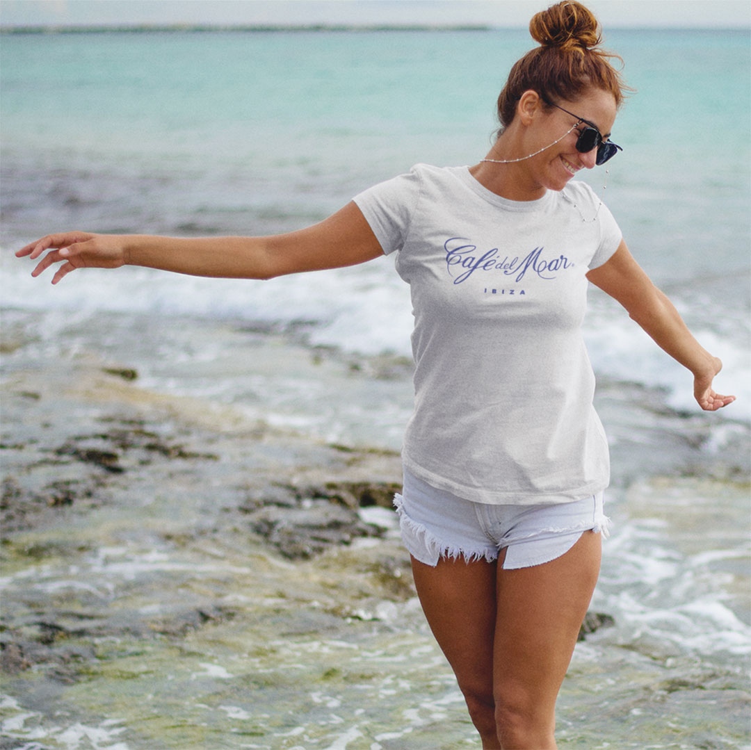 EssentialRep's tweet photo. Our official range of Café del Mar merch includes everything you need this summer including t-shirts, beach bags, drinkware, polo shirts and more.

Shop now at https://t.co/GyfJK2Uf6x

#cafedelmar #ibiza #cafedelmaribiza #sea #beach #sunset #ibizastyle #fashion #tshirt https://t.co/LrKzNnFAHq