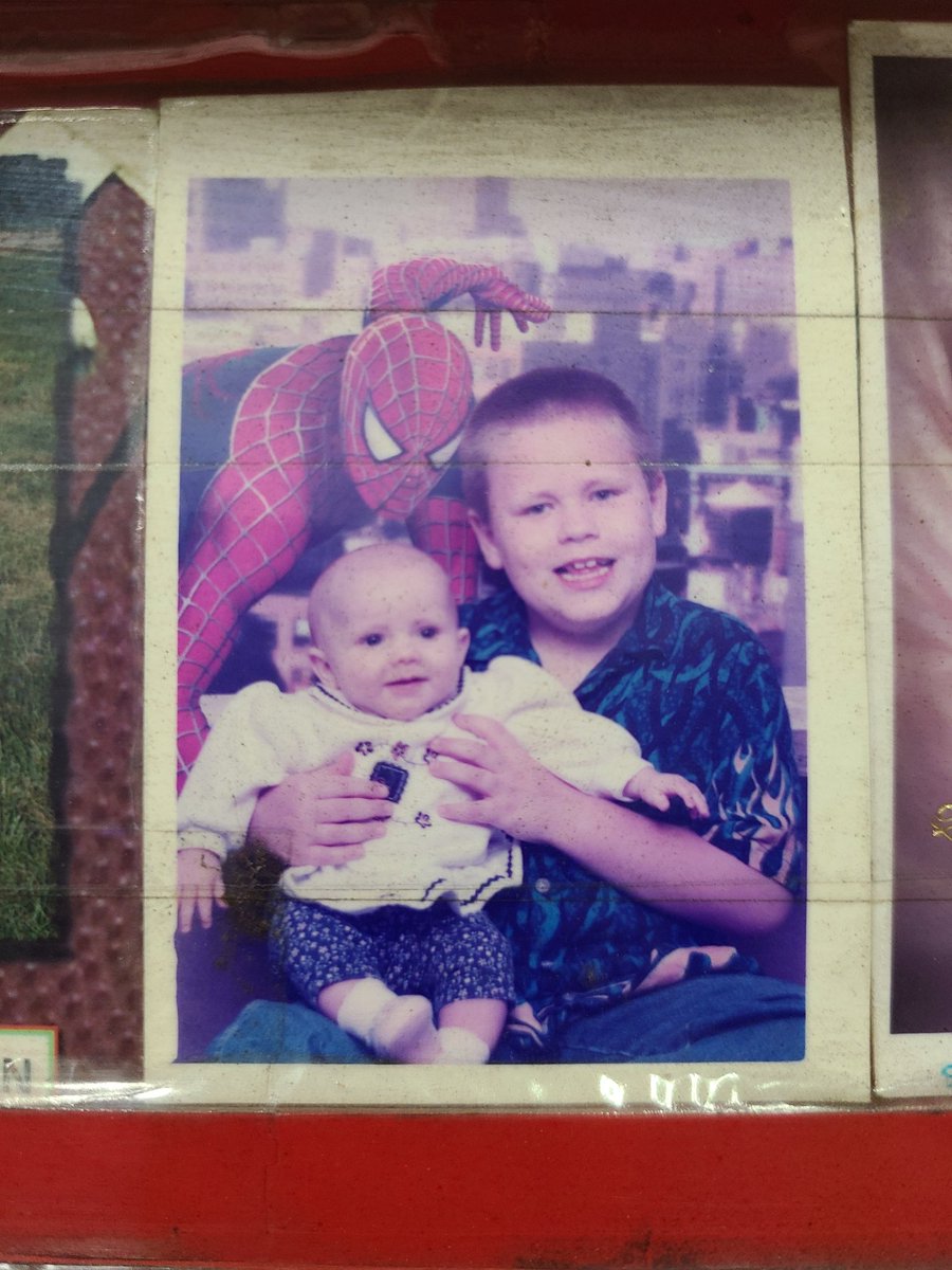 QT with a pic of you as a child that exudes the same energy as you today.

Literally just ordered the collector's edition of Spider-Man 2 from @insomniacgames today, so this is obviously the perfect choice. https://t.co/YG2PBicVpv https://t.co/n6kRS69uF9