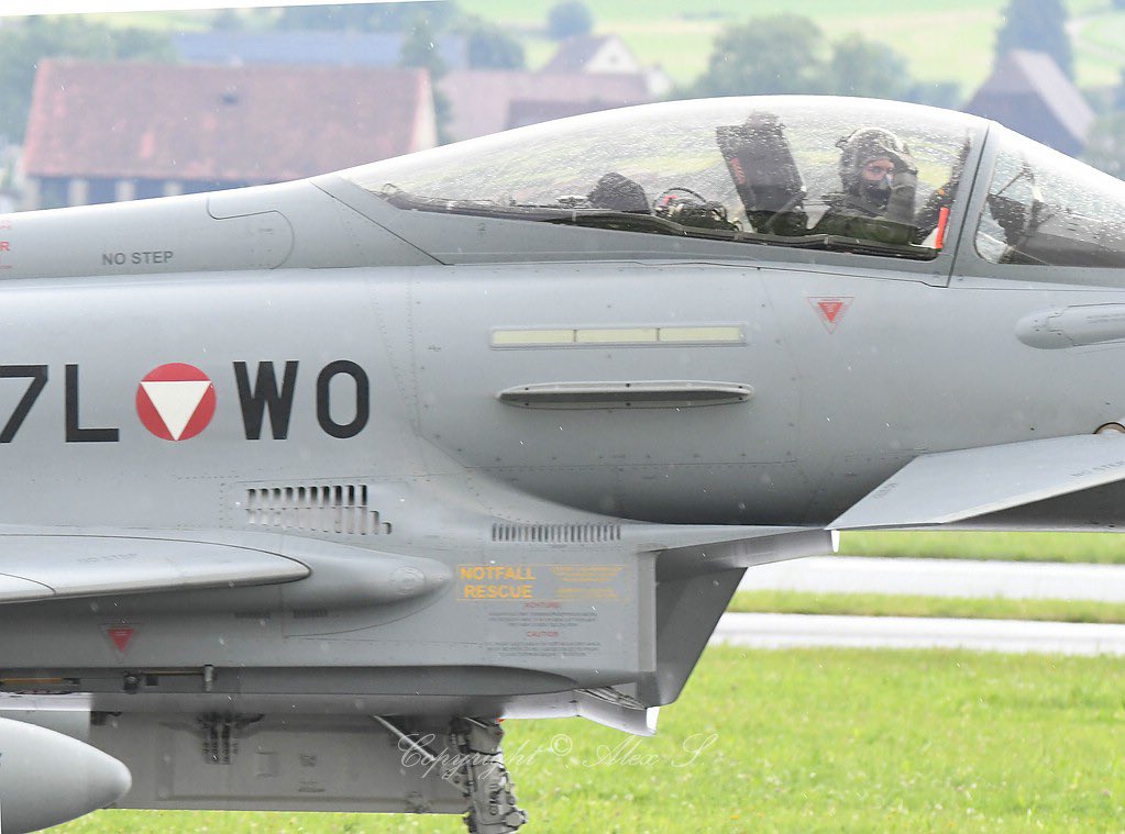 AMaschin's tweet image. Eurofighter und F-35A in Zeltweg #itsphoonfriday, #eurofighter #f35lightning #bundesheer #vermont #VermontAirNationalGuard