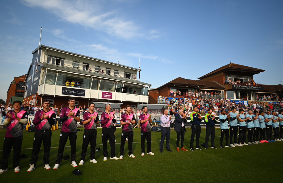 A wonderful tribute at @SomersetCCC. 

🤎 | #CricketFamily