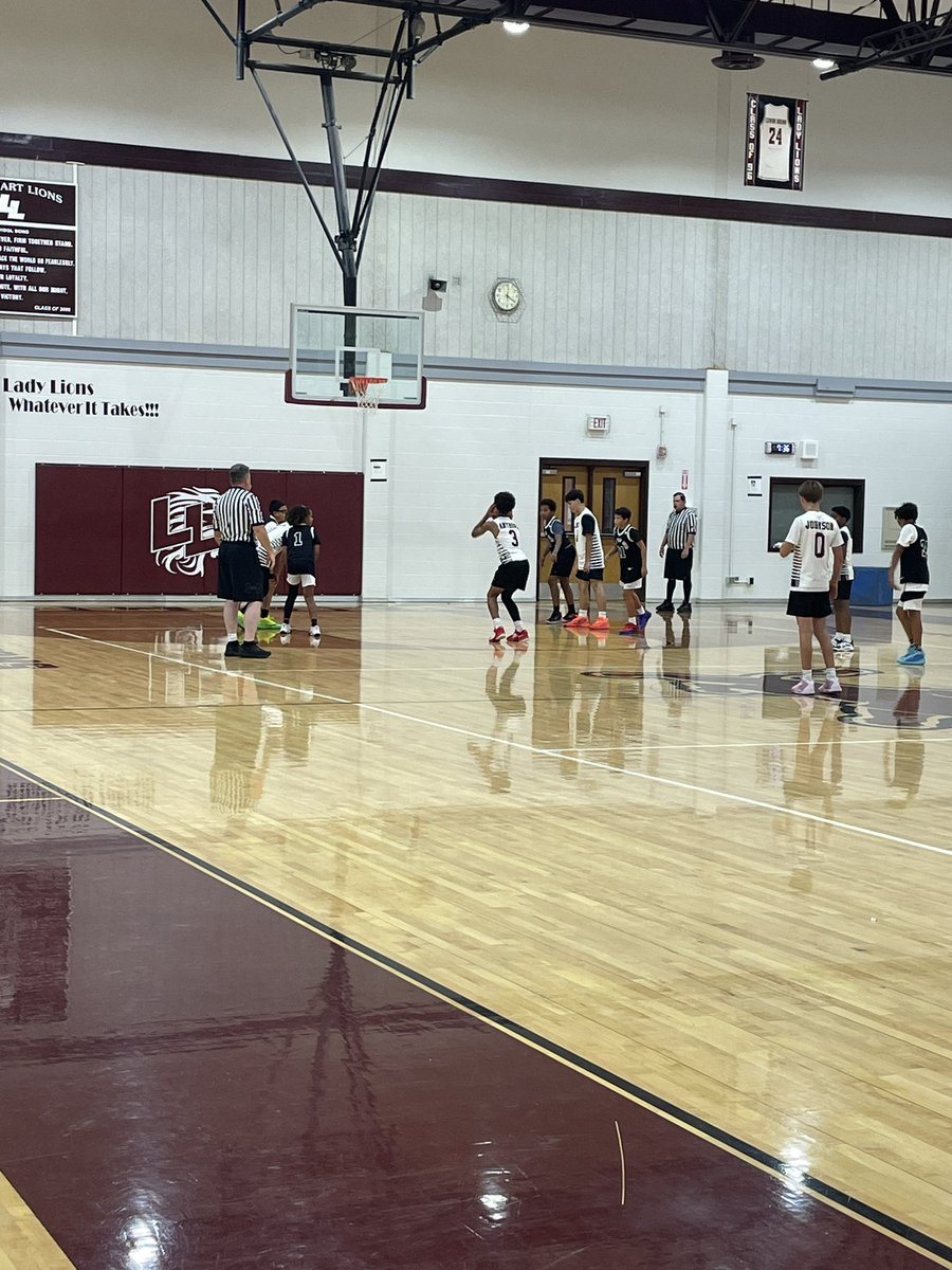 So much fun getting to watch our future Lockhart Basketball players in action! The coaches are doing an outstanding job and the players are getting after it. @LocLions #TLW #CDR #SlowGrind