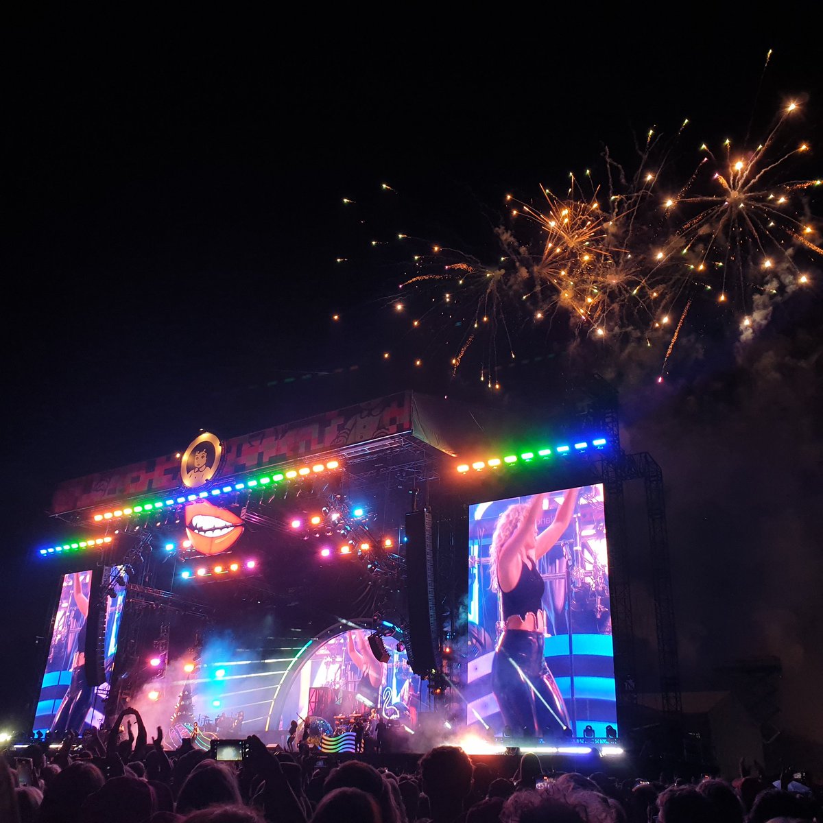 #Pinkpop <a href="/pinkpopfest/">Pinkpop festival</a> #p!nk

Amazing show, thanxs P!nk.