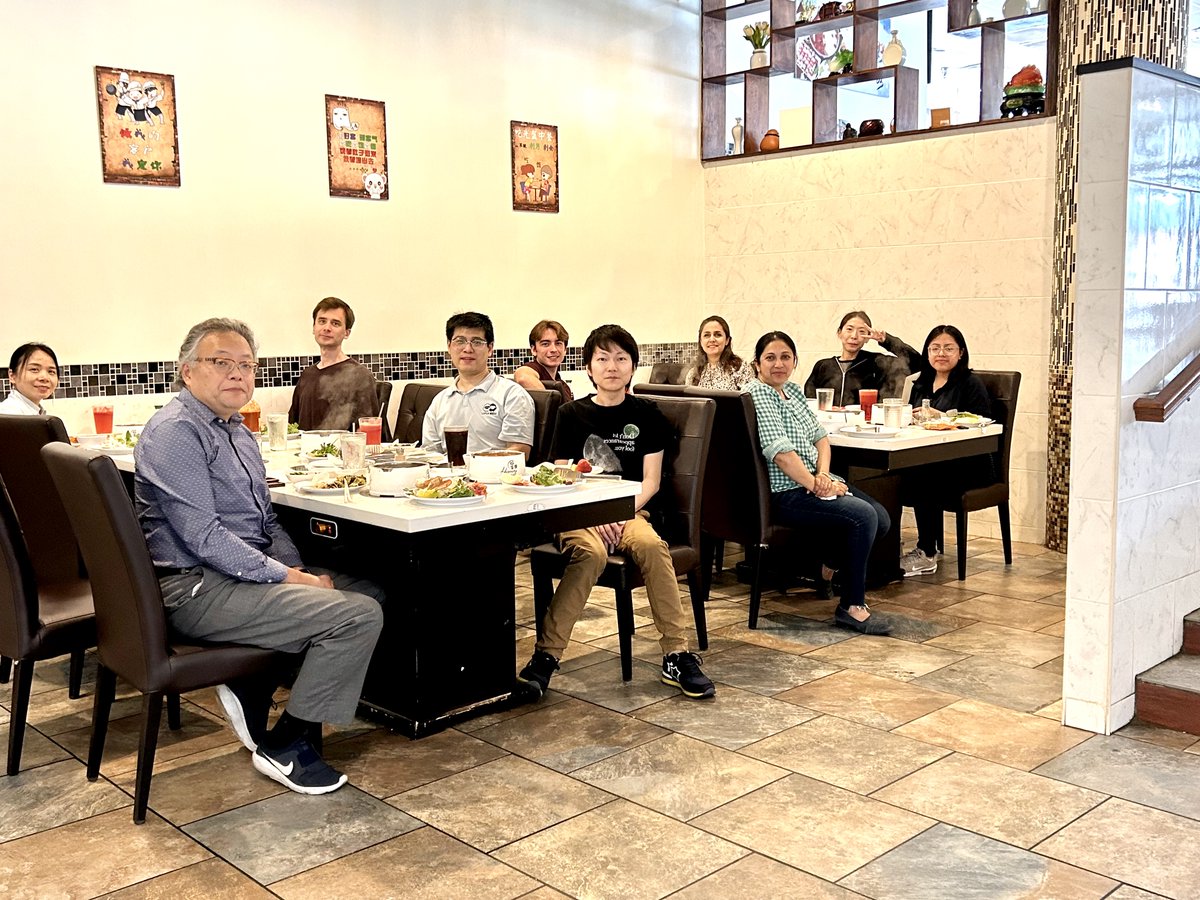 Lunch party with Wang lab members.

Thank you very much, Alan😊
It’s really a good time.

#WangLab #IndianaUniversity