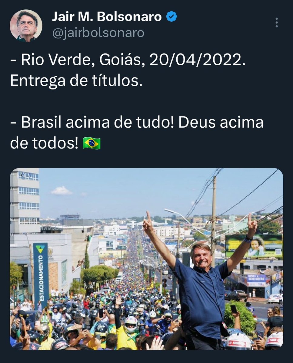 singulano's tweet photo. @LulaOficial @dilmabr Vem cá ver uma coisinha, quase igual né?  😂😂
Esse sim é um presidente, é o MITO!!! https://t.co/eBAEj6wu7f