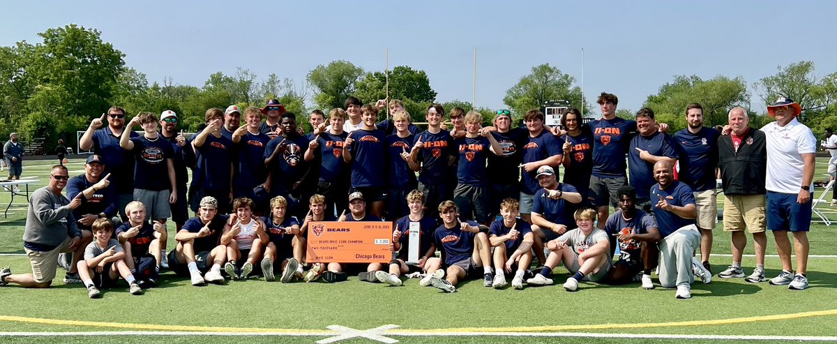 RocketNation1's tweet photo. Rochester Rockets 🏈 Team are Back to Back Chicago Bears 7on7/Linemen Champions! Thank you @BearsOutreach @usnikefootball https://t.co/eb2fLiqVtP