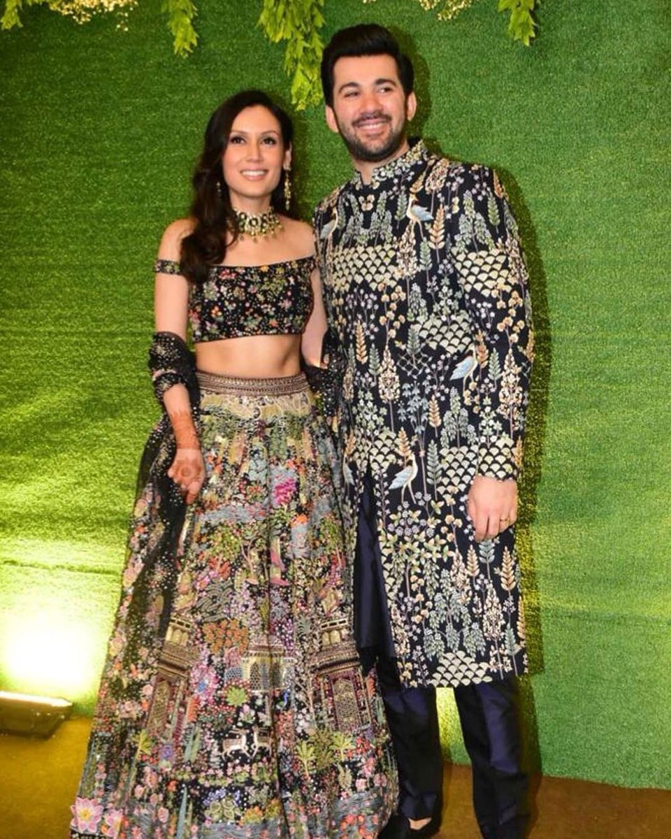 Inside glimpses from @imkarandeol & @drishaacharya Wedding ceremony📸.
#karandeol #drishaacharya #karandeoldrishaacharyawedding #karandeoldrishaacharya #karandrishawedding #karandeoldrisha #drishakaran #sunnydeol #sunnydeolson #sunnydeolkarandeol  #bollywood #bollywoodupdates