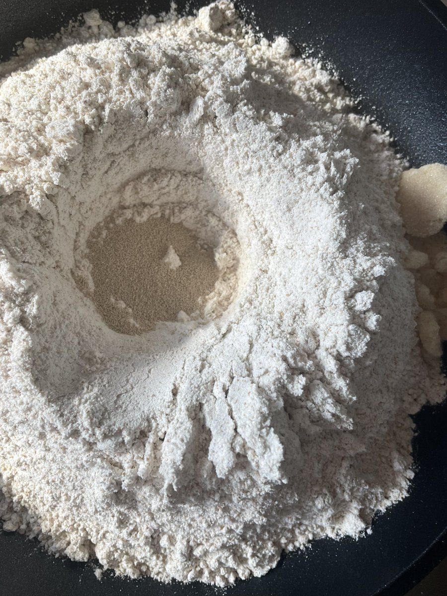 全粒粉パン作るぜ https://t.co/RF5ihWtNq9