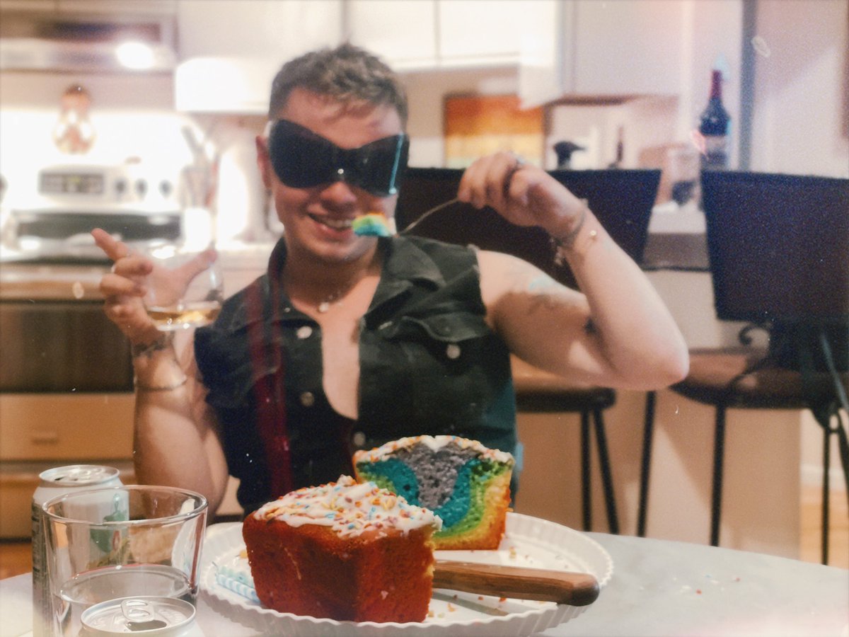 Thank you <a href="/JoshieDuff/">Joshua Duff</a> <a href="/varavina99/">Katie</a> <a href="/lorimadison0709/">Lori Madison</a> @lynn_raffa for making this birthday so special <a href="/Pink/">P!nk</a> drinking “sémillon” tonight