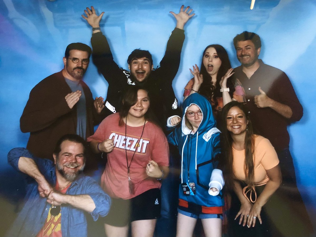 K5Momma's tweet photo. @ChrisWehkamp @IndyPopCon It was so nice to see you again. Katie is still so happy lol hope to see you again soon. https://t.co/gL9RTPrtef