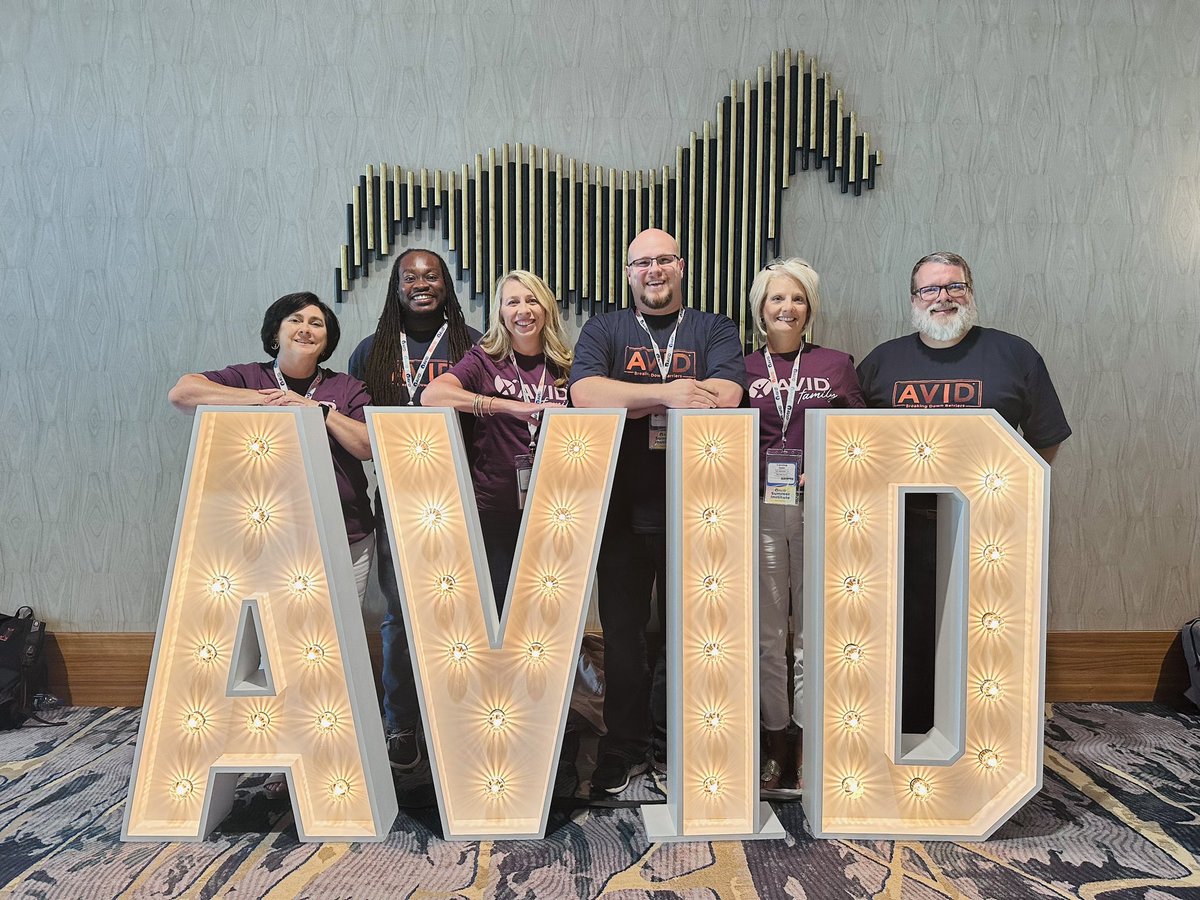 The AVID Site & Instructional Leadership Team at THE Pleasant Hill Elementary STREAM Academy! #AVID4Possibilities #AVIDSI2023