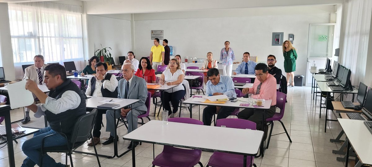 Mtralulusanz's tweet photo. El día de hoy trabajamos el Proyecto de Acompañamiento con los Supervisores Escolares de Secundaria, en donde reflexiónamos nuestras debilidades y fortalezas con el fin de mejorar el servicio educativo de nuestros niños, niñas y adolescentes mexiquenses!!!
Buenas tardes. 🙋‍♀️ https://t.co/rEEfsxc5az