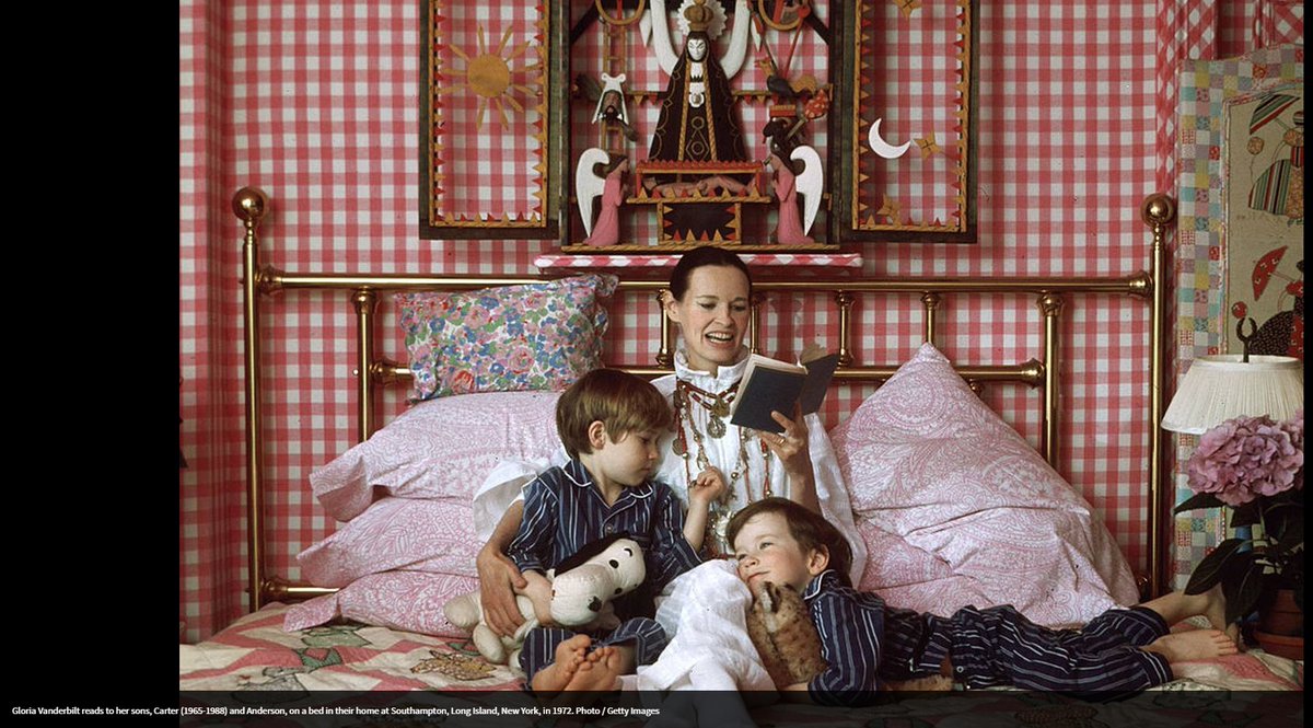 @TOPDOGE007 @dom_lucre This pic reminds me so much of this one:
💀🔥😬
#GloriaVanderbilt with sons Anderson Cooper and Carter Cooper
What is that picture of above the bed?!?