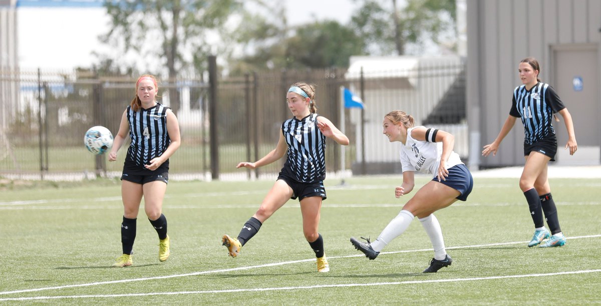 Photo gallery from Class 6A girls soccer championship game between Mill Valley and Shawnee Mission East, and third-place game between Washburn Rural and Manhattan. 

kshsaacovered.com/galleries/wsoc…

#KSHSAACovered x <a href="/CapFed/">Capitol Federal</a> <a href="/KSHSAA/">KSHSAA</a>
