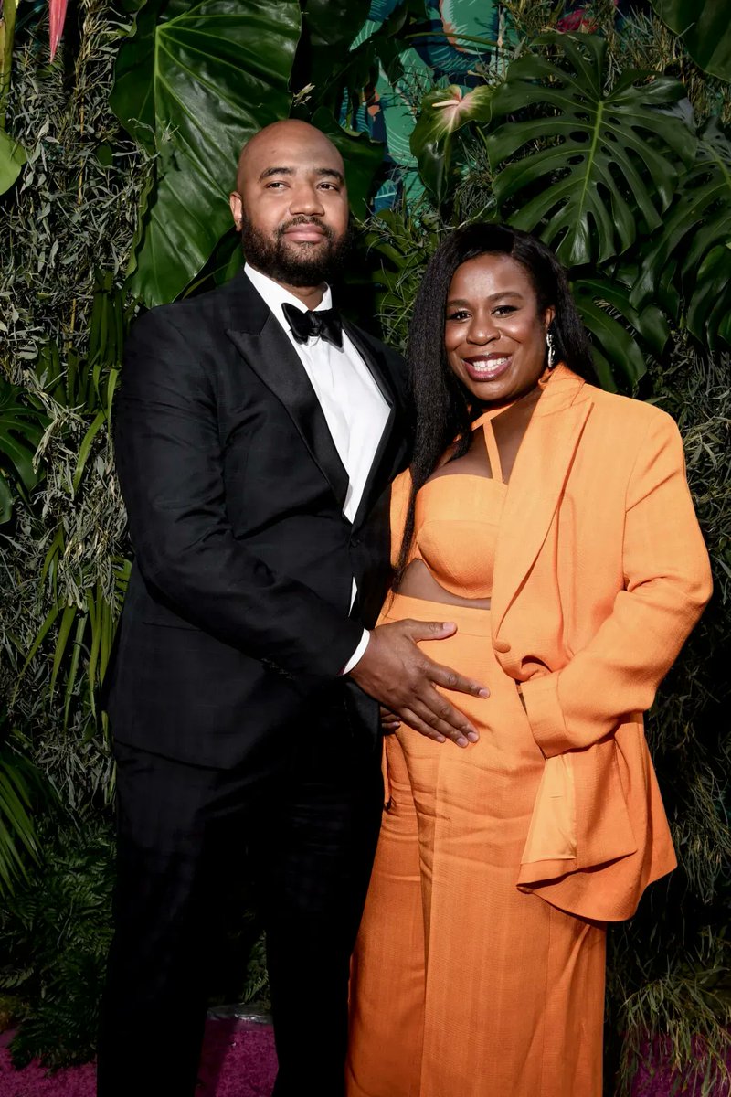 glittermagazine's tweet image. Uzo Aduba Debuts Her Baby Bump at Tony Awards buff.ly/43HAvrQ #TonyAwards2023 #UzoAduba