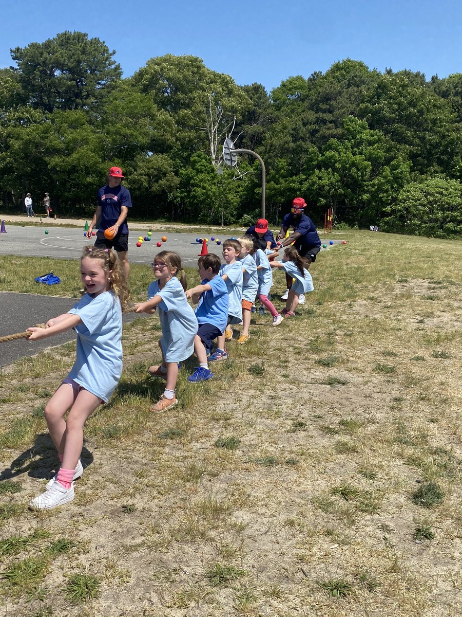 Monomoy_HES's tweet photo. Lots of fun at field days this week! Thank you Coach D for organizing this event!
#fintasticsharks https://t.co/LJDxXvTdkT
