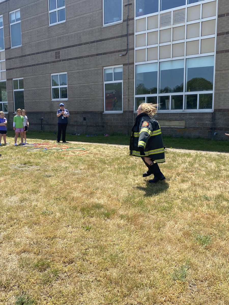 Monomoy_HES's tweet photo. Lots of fun at field days this week! Thank you Coach D for organizing this event!
#fintasticsharks https://t.co/LJDxXvTdkT