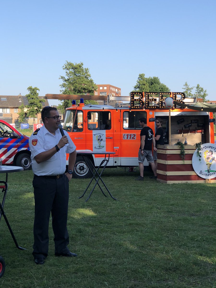 PaulineBouvyKo1's tweet photo. 300 jaar brandweer #VRHM Krimpen aan de Lek #Krimpenerwaard met vanavond korpsavond en morgen 17 juni groot feest op de ijsbaan Thialf. https://t.co/hyQx9ciBK3