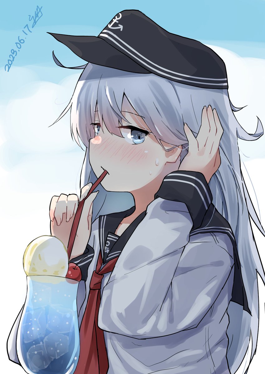 夏にはクリームソーダだね
あと、進水日おめでとう。

#艦これ #響進水日 #響