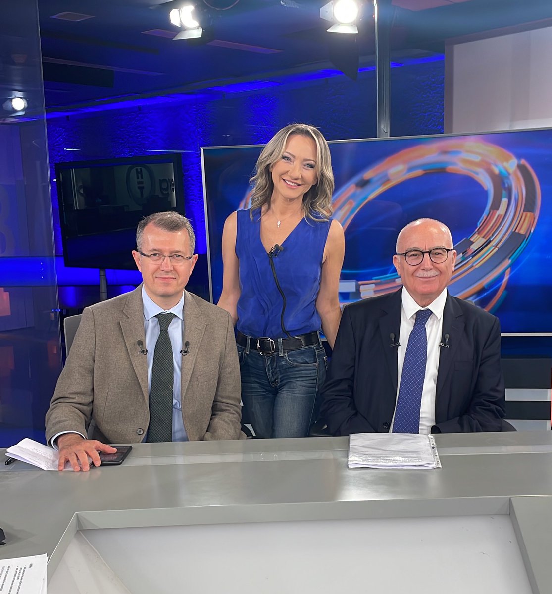 #KüreselPiyasalar az sonra!! 
<a href="/mehmetali_yturk/">Mehmet Ali YILDIRIMTÜRK</a> ve <a href="/AhmUluhan/">Ahmet Uluhan</a> ile beraberiz, beklerizzz🤗