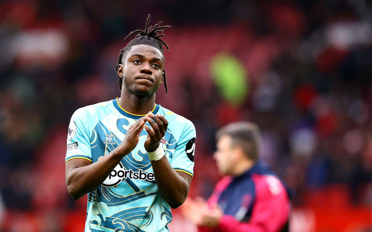 🗞️| Arsenal are targeting Roméo Lavia after deciding to leave the path clear for Chelsea to push forward with a move for Moisés Caicedo. Lavia is likely to leave Southampton after their relegation from the Premier League and is valued at £45m. 

Chelsea have registered interest…