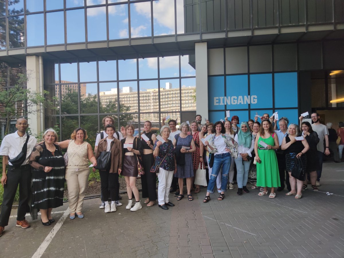 Wir waren gestern mit der "Wir sind Vielfalt" Gruppe in der Oper um die Zauberflöte zu sehen, und wir können nicht aufhören zu lächeln! Was für einen tollen Abend!
Willst du auch nächstes Mal dabei sein? Melde dich bei uns, wir freuen uns auf dich!
#bamf #BGZVorOrt #köln #porz