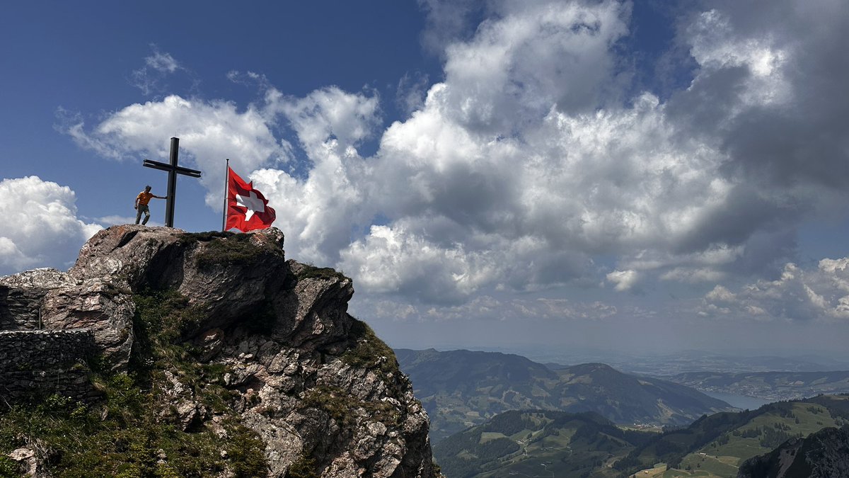 lobur57's tweet image. #grossermythen #schwyz #zentralschweiz 🇨🇭🥰