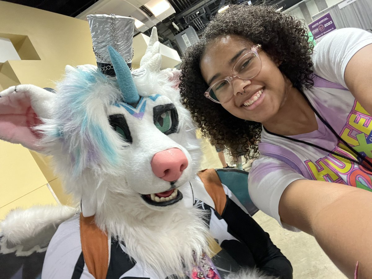 Milkpoff's tweet image. IM @ AWESOMECON RN #awesomecon2023