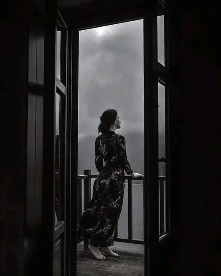 -الظروفُ غالبا  كذِبة..
 لَو أحَب الإنسانُ إنسانًا لَأقام حَربا مِن أجلِه ".♥️