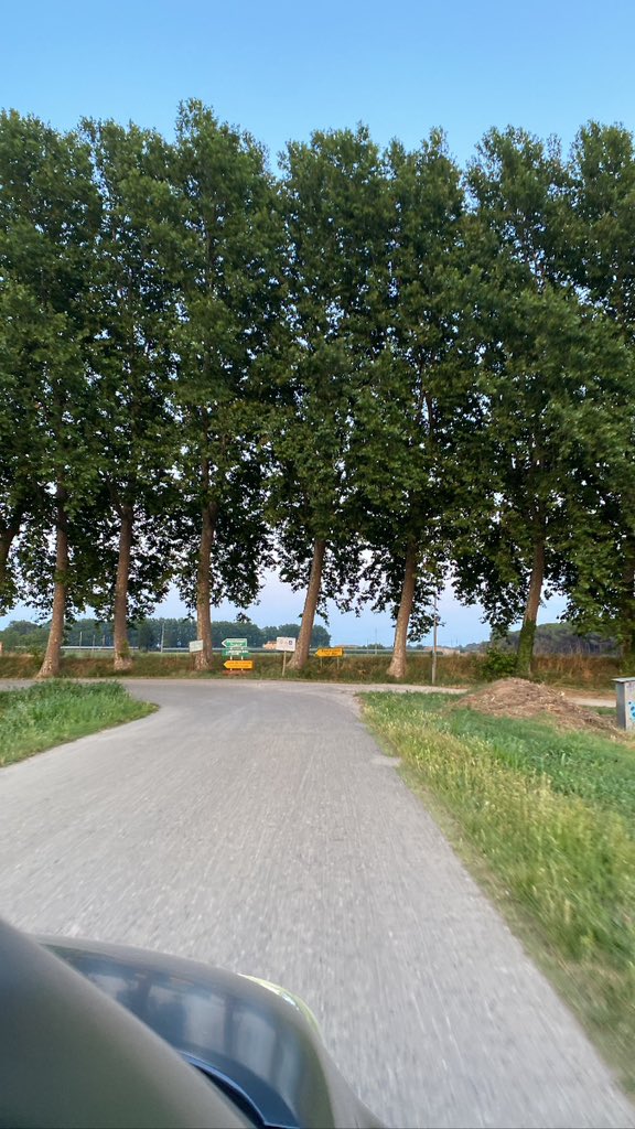 MonicaXarles's tweet photo. Arribant #llocssecrets #cuquesdellum #emporda #estemsols #familia https://t.co/9uwMBlH2Bh