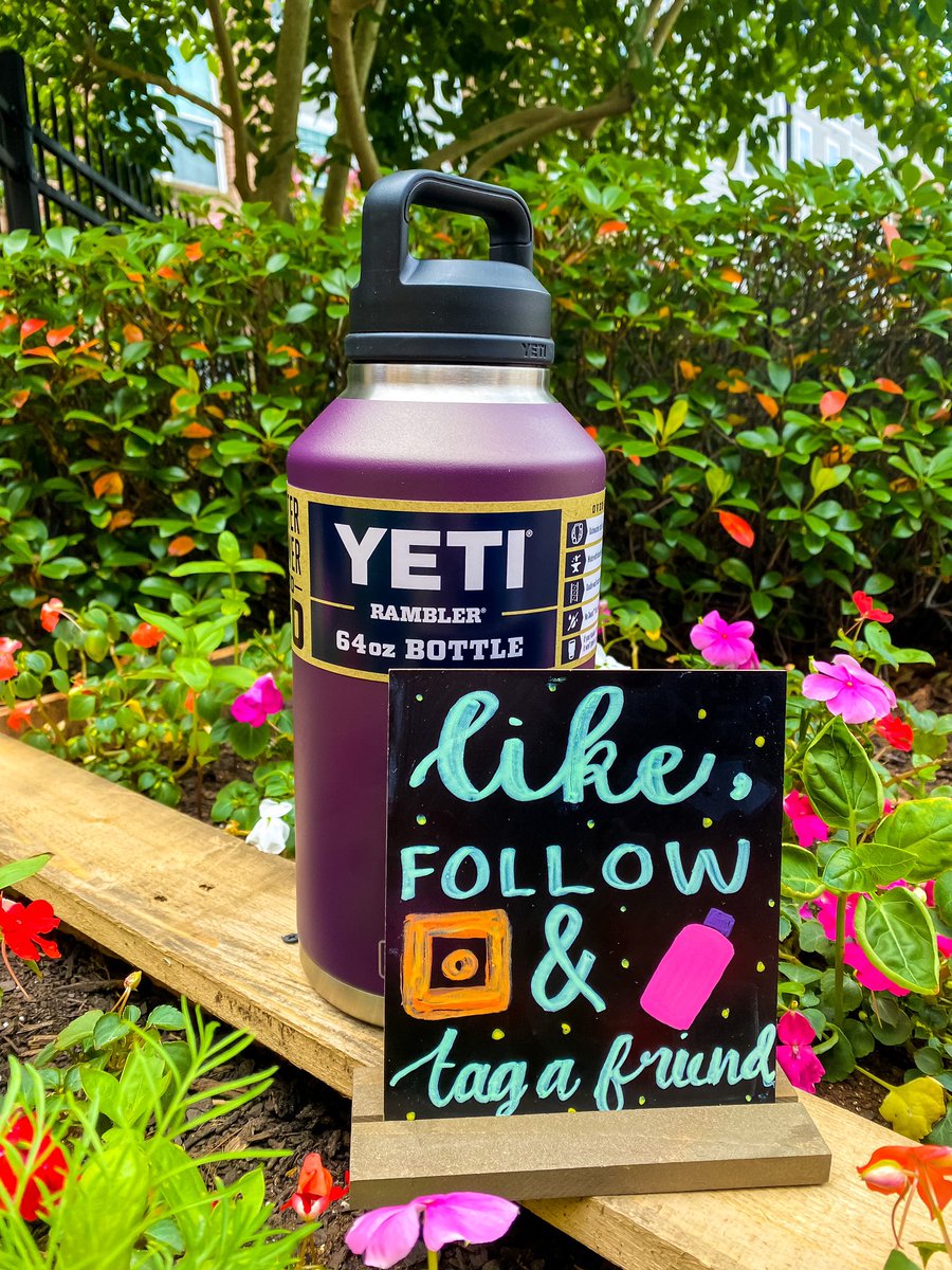 LiveFirstStreet's tweet image. It’s our favorite time— GIVEAWAY TIME! Make sure to like our this post on INSTAGRAM, follow, and tag a friend who still needs housing for Fall 2023! Ready, set, GO!!