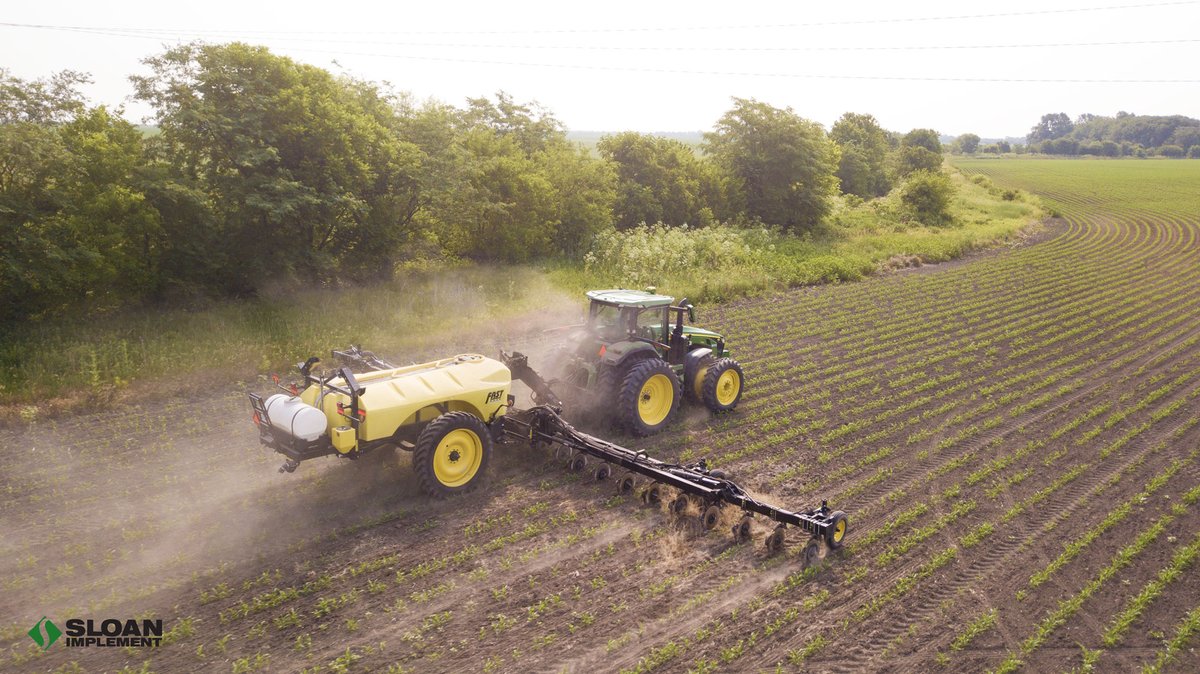 sloanimplement's tweet photo. A little side-dress action on this Field Shot Friday!
#fast #johndeere #sloanimplement #sloans #fieldshotfriday https://t.co/cXocCIuuFf