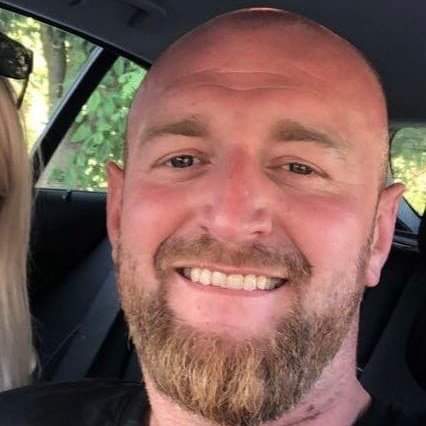 added_on_time's tweet image. ***MISSING***
IF ANYONE IN THE SHEFFIELD AREA HAS SEEN OR SPOKEN TO JOE SHAW TODAY PLEASE GET IN TOUCH.

LAST SEEN YESTERDAY EVENING.
NO FAMILY SEEN OR HEARD FROM HIM SINCE AND NOT BEEN ABLE TO CONTACT HIM.

RT'S APPRECIATED #SWFC #SHEFFIELD @HelpSheffield