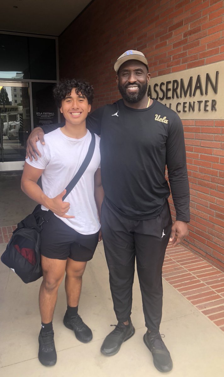 NoahTagaloa's tweet photo. Did well today at the @UCLAFootball camp. Thank you to @DeShaunFoster26 for working with me and helping towards elevating my game. Big things to come @sega_football 🙏🏽 https://t.co/2cQ6fby3h6