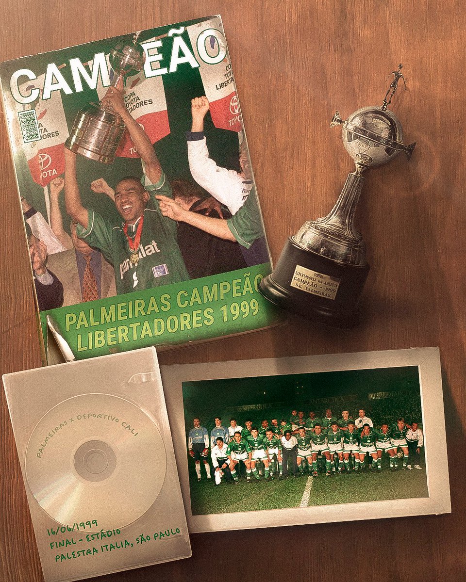 Há 24 anos, a América se tornava alviverde de #AlmaECoração pela primeira vez! 💚🤍

Que noite em #FamíliaPalmeiras! De onde você cantou e vibrou? 🐷

#AvantiPalestra