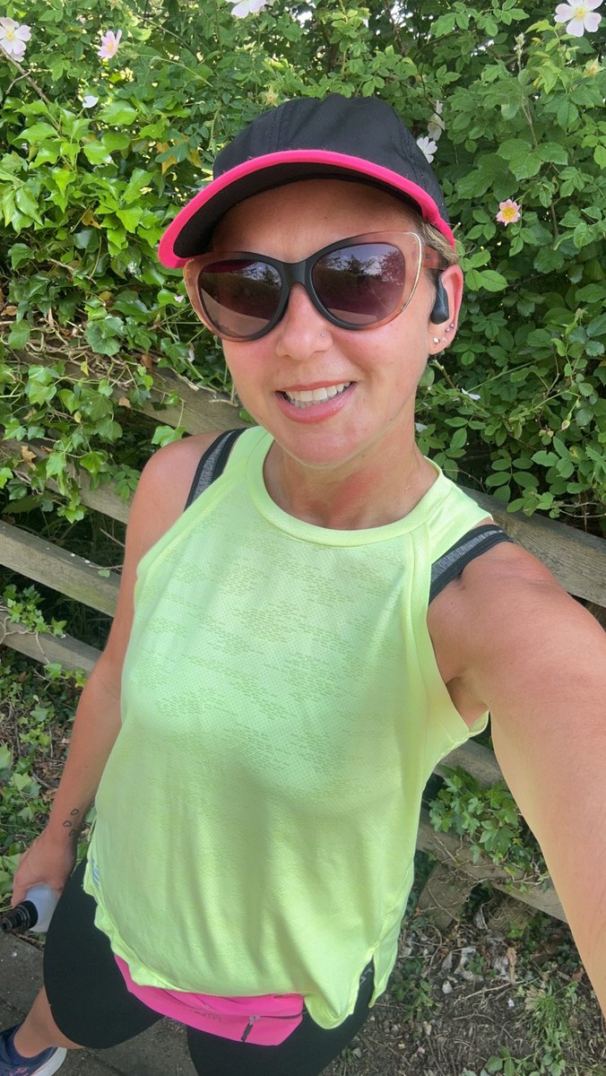 Finally a good-ish run this morning in the heat 🥵 Really struggle to get any sort of pace in the summer but I keep trying 💪😆

#ukrunchat #runninggirl #runr #heatwave #summerrunner