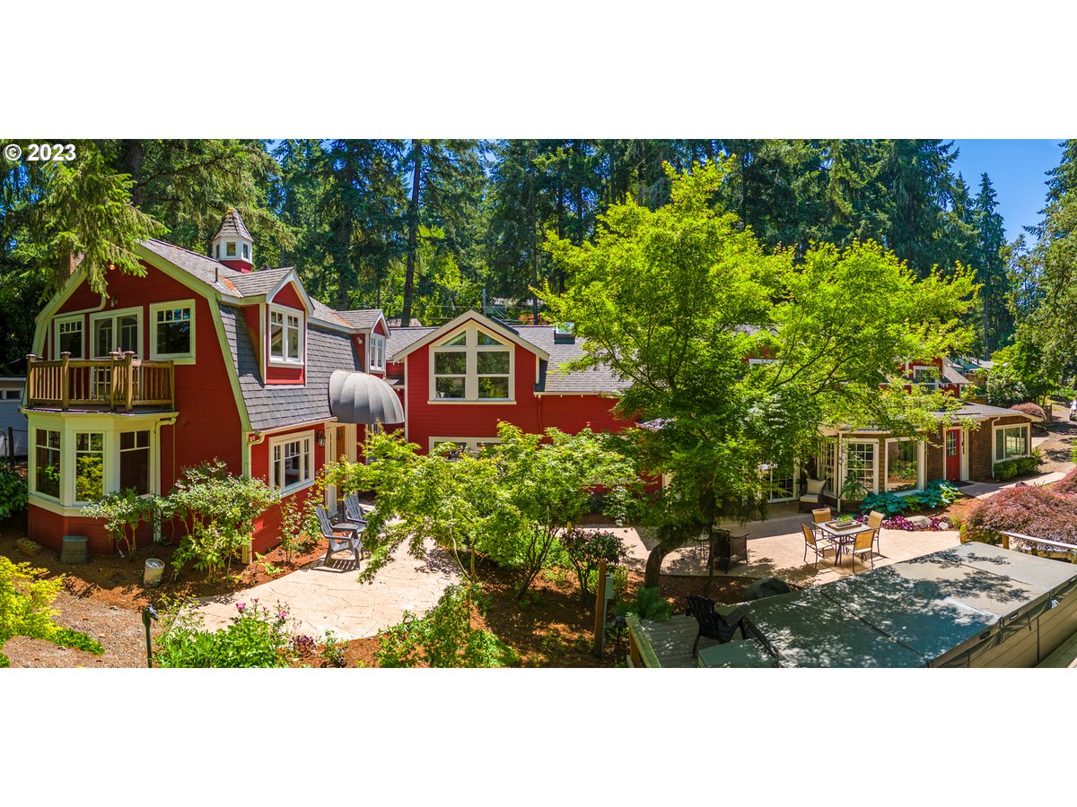 RealtressKim's tweet photo. I have a new #listing in #Eugene #OR  https://t.co/WqVcq3aLrI https://t.co/4buNo0i4vF