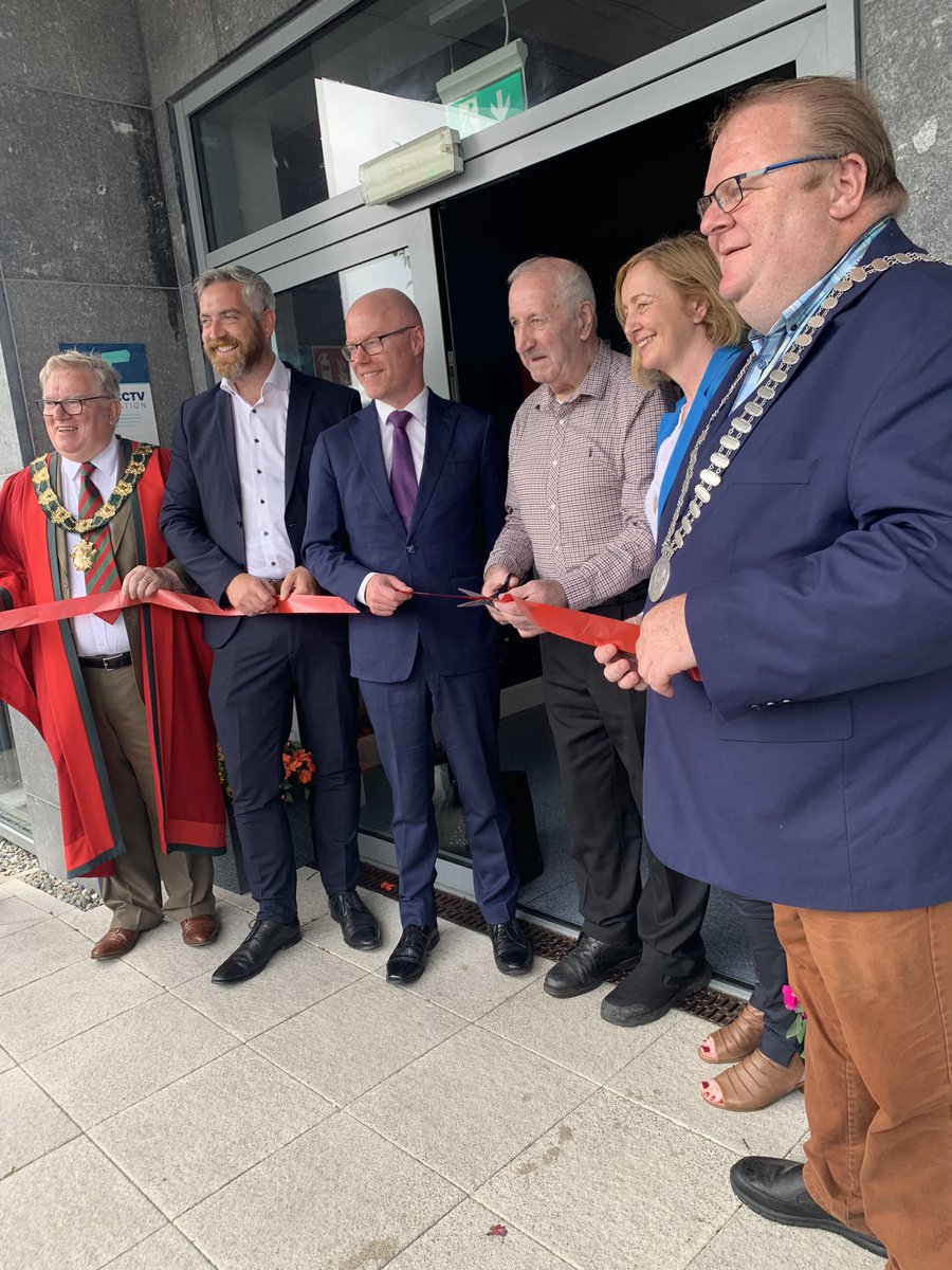 Today we were delighted to welcome Minister @DonnellyStephen to <a href="/WestCork/">West Cork</a> to officially opened Clonakity PCC 

Investment in Primary Care alongside the implementation of <a href="/slaintecare/">Sláintecare</a> is key to building a better health services.
<a href="/CorkKerryCH/">Cork Kerry Community Healthcare</a> <a href="/SouthernStarIRL/">The Southern Star</a>