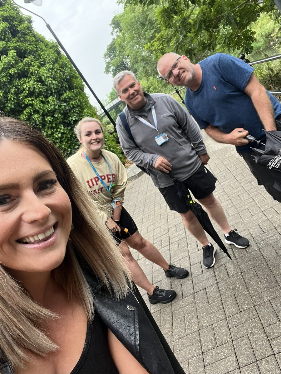 A evening engaging with the youth of Antrim Town alongside Cllr Paul Dunlop and the EA outreach team! 
We connected with young people in the Town while sign posting them to safe spaces. #YouthEngagement #CommunityBuilding #AntrimTown