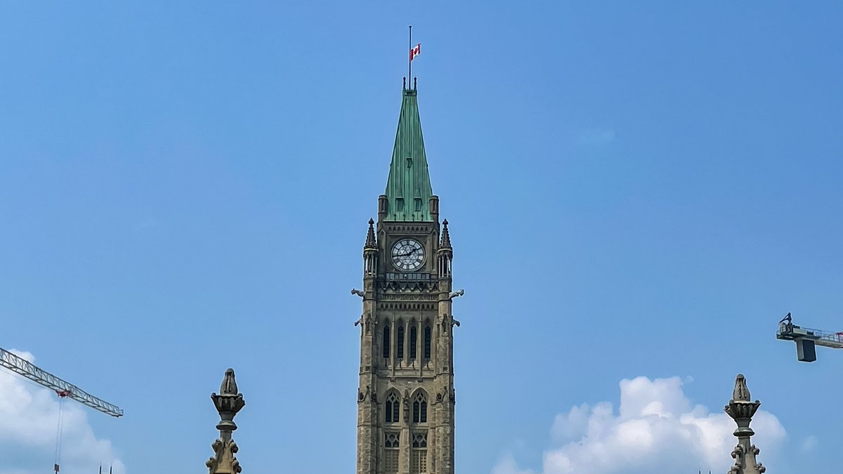 In honour of the victims of yesterday’s tragic crash in Carberry, Manitoba, the flag on the Peace Tower has been lowered to half-mast. Canadians stand united with those whose lives have been forever changed.