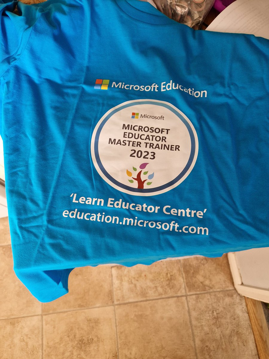 What a fantastic surprise to receive at work yesterday! I can't wait to wear it 😊 Thank you @MicrosoftEDU @MSEducationUK @MicrosoftUK #mieexperts #microsofteducatormastertrainer