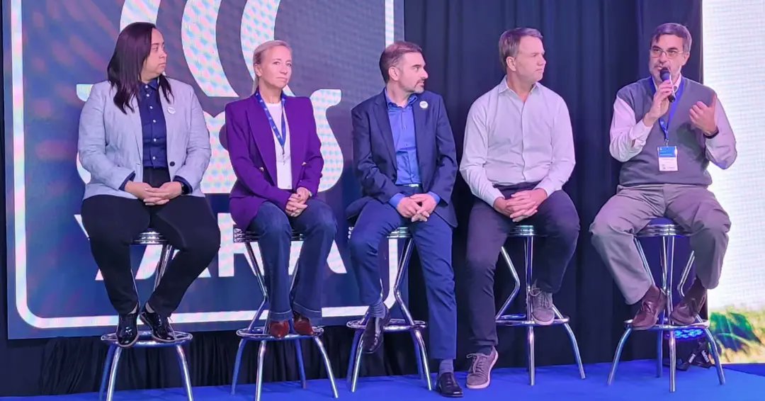 Lanzamiento: 
NRHIZO
@yaraargentina
#YaraVita

🌱Mejora la nodulación y la fijación de N.
🌱Mejora el uso eficiente de nutrientes, agua y recursos del suelo.
🌱Mejora el establecimiento del cultivo y el crecimiento de la raíz.
🌱Aumenta la respuesta ante el estrés abiótico.