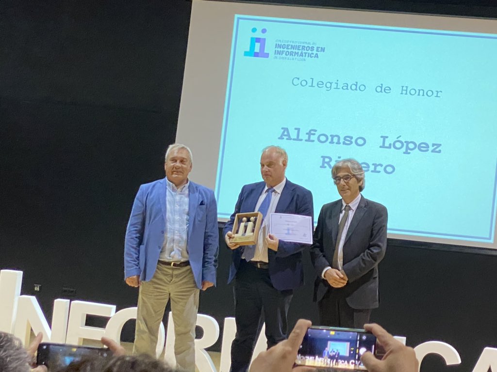 Todo un orgullo para nuestra Facultad de <a href="/informaticaUPSA/">Informática UPSA</a> de <a href="/upsa/">UPSA</a> por el nombramiento de nuestro profesor Alfonso José López Rivero <a href="/ajlopezr/">Alberto José López R</a> como colegiado de honor del Colegio de Ingenieros Informáticos de Castilla y León @cpiicyl