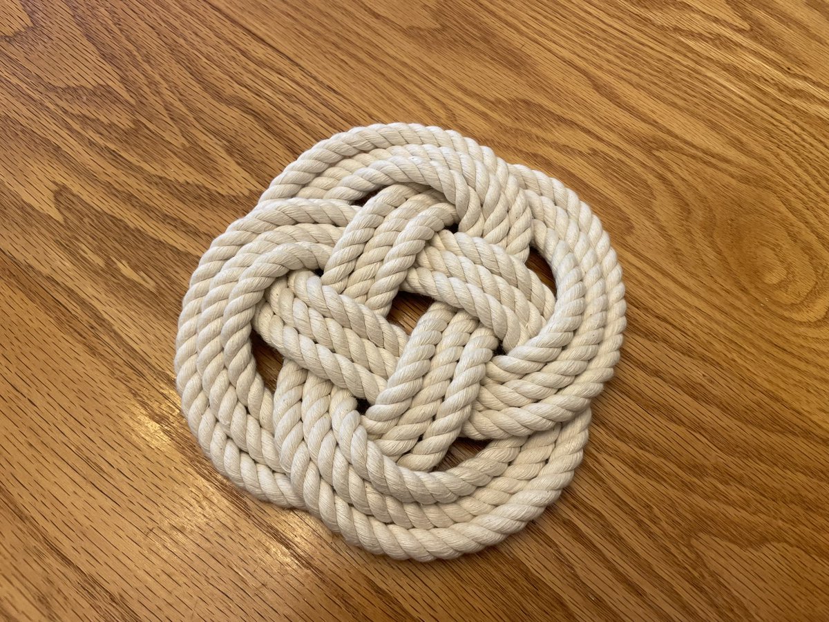 New in the LifeMakesArt shop!  Hand-knotted ocean plait mats & carrick knot mats

etsy.com/shop/LifeMakes…

#handmade #nauticaldecor #oceanplaitmat #carrickbend #celticknot #etsy #lifemakesart #weddingdecor #tableware #knots