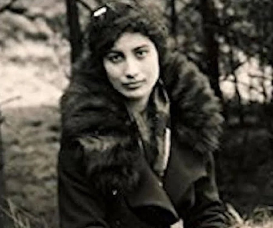 80 years ago tonight, Britain's SOE sent its first female wireless operator into occupied France. That woman was the remarkable Noor Inayat Khan. Honoured to have brought her story to TV screens in the UK and across the world this year. Please do watch #LIBERTÉ on demand 📺🙏🏽