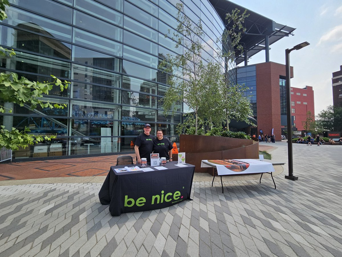 Here's YOUR chance for a Photograph with <a href="/Nickelback/">Nickelback</a> ... Donate to <a href="/benicemi/">be nice.</a> today on the Plaza from 4P-6P and enter to win 2 tickets + 2 meet &amp; greet passes + merch! Contest closes at 6pm. Winner must be able to meet in arena lobby at 7P!