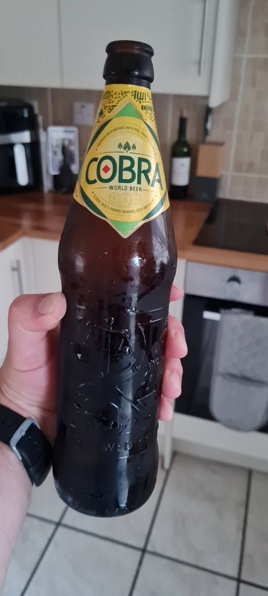 tysoe88's tweet photo. The only beer for an England game ⚽️🍺 @RealRomfordPele, @alanbrazil. #CobraBeer https://t.co/mjrE32RHaS