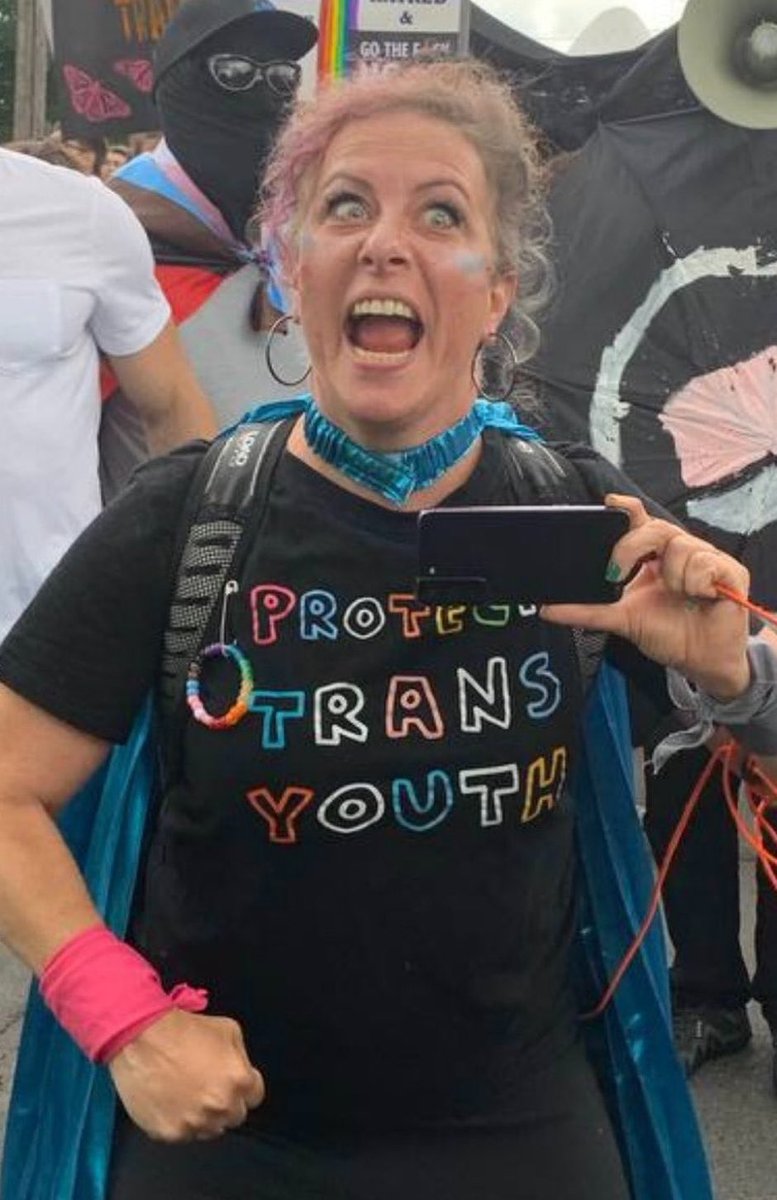 againstgrmrs's tweet photo. Straight white progressive women need to CHILL TF OUT. Stop co-opting our community to push radical gender ideology and medicalization on children in OUR name. https://t.co/ufiYTrgbxx